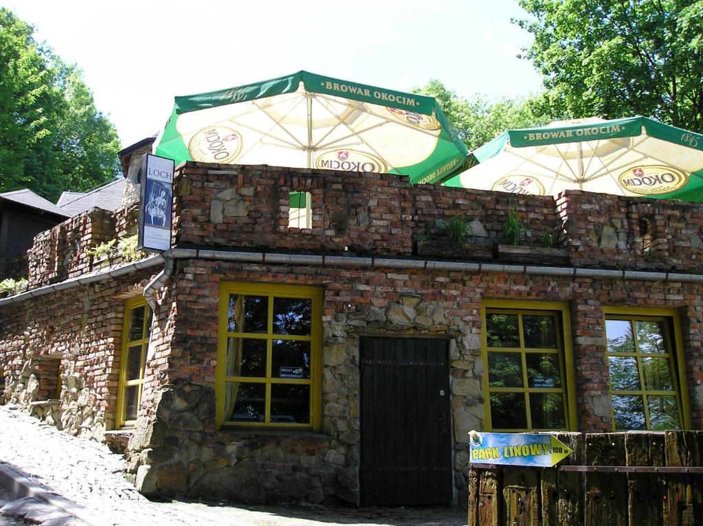 Hotel Podzamcze Tarnów Esterno foto
