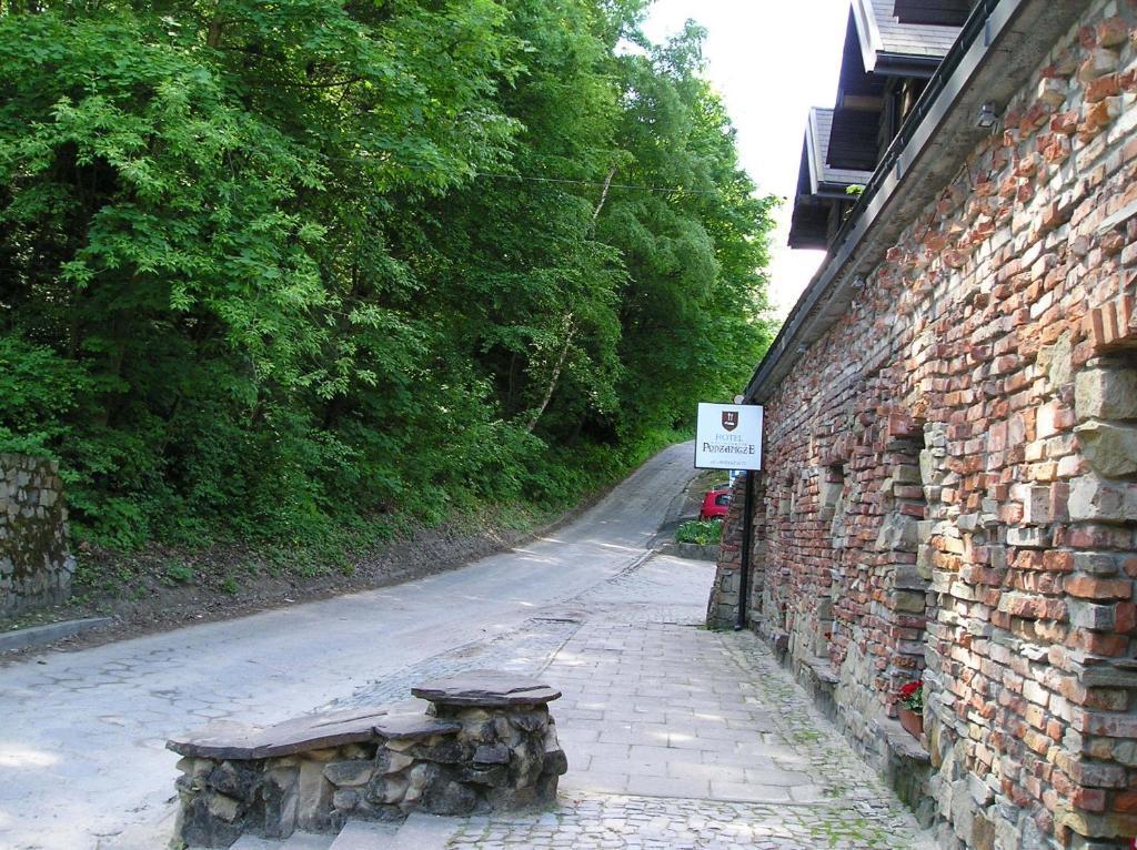 Hotel Podzamcze Tarnów Esterno foto