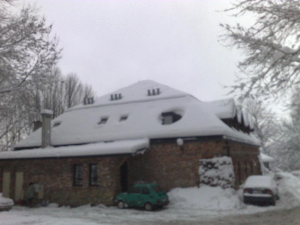 Hotel Podzamcze Tarnów Esterno foto