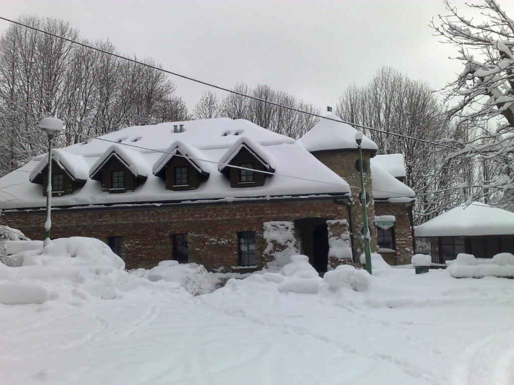 Hotel Podzamcze Tarnów Esterno foto