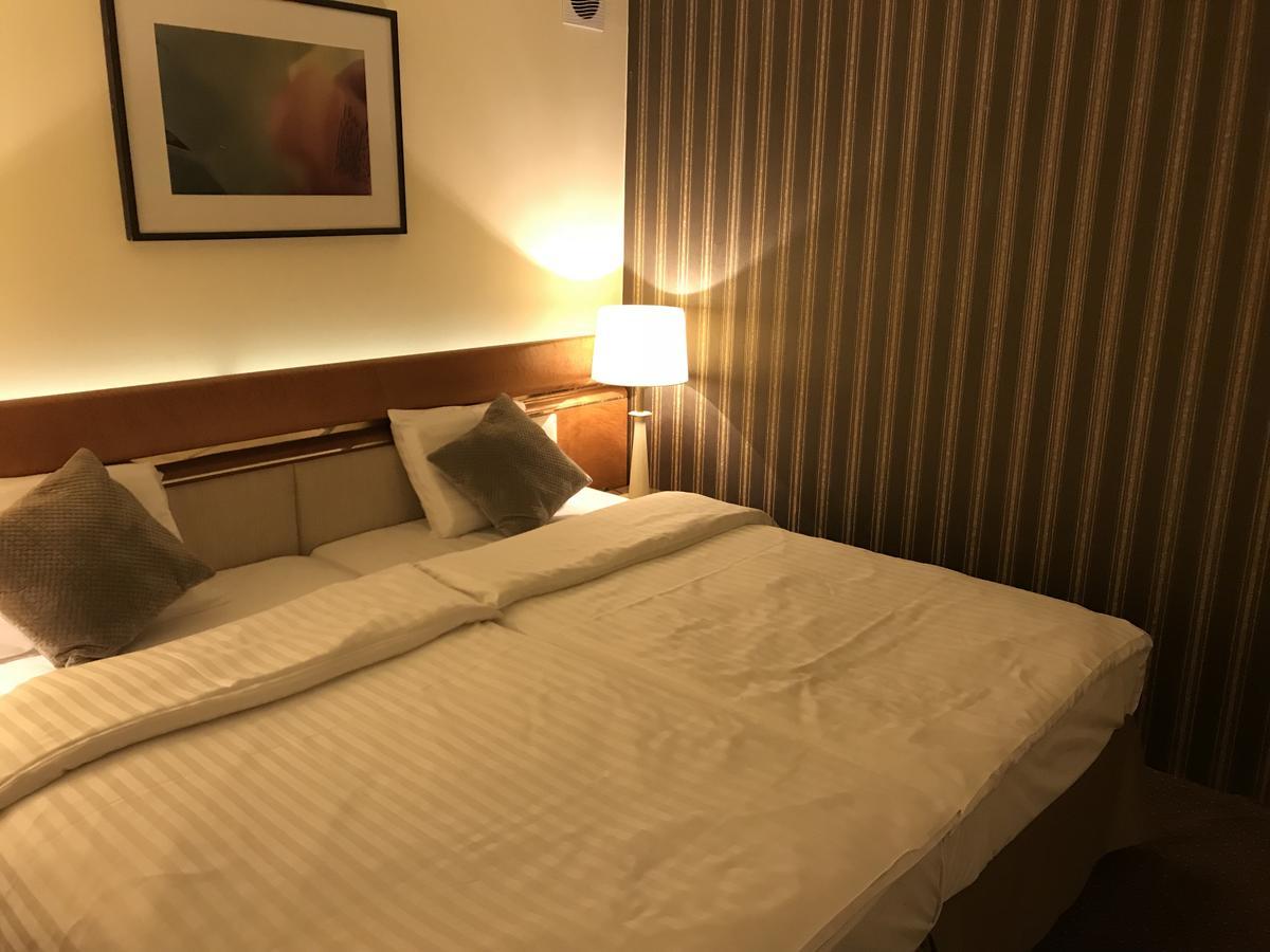 Hotel Podzamcze Tarnów Esterno foto