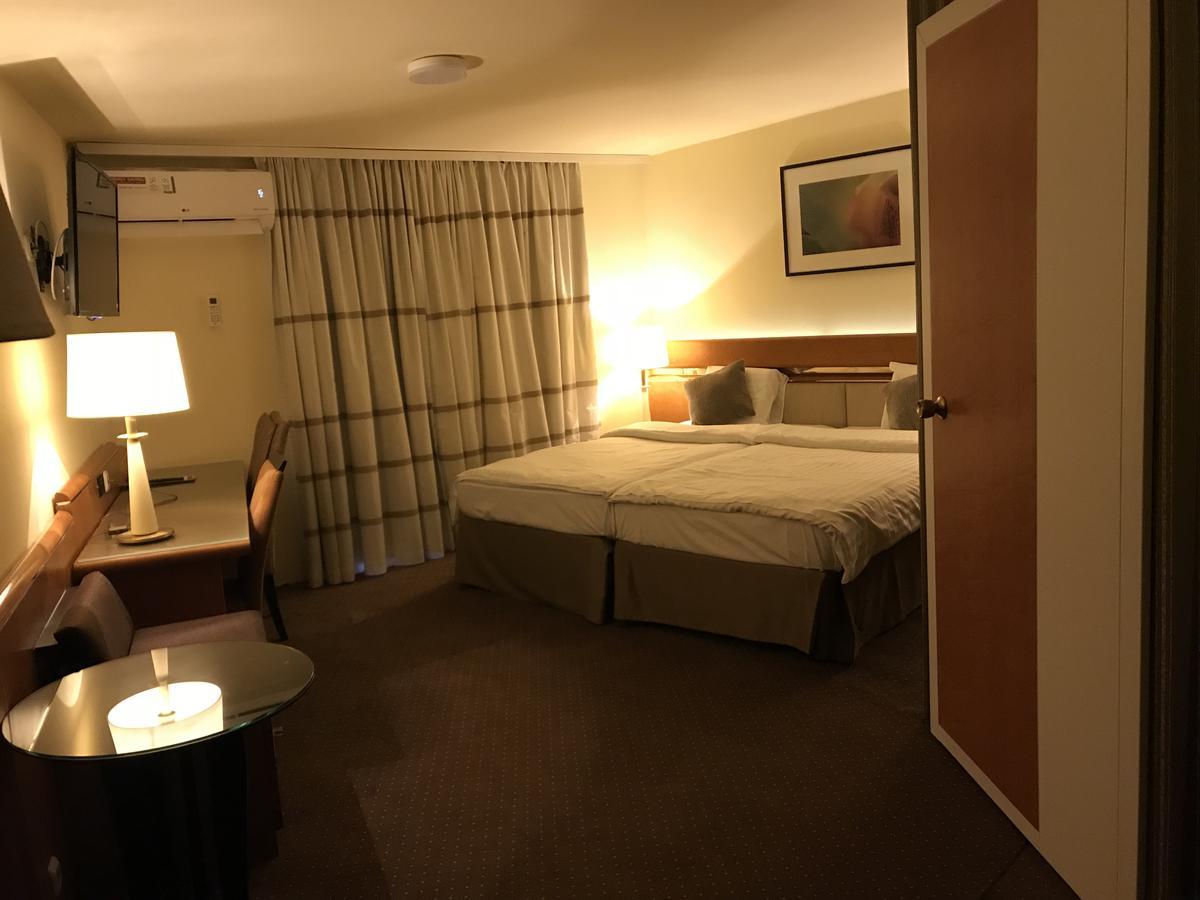 Hotel Podzamcze Tarnów Esterno foto